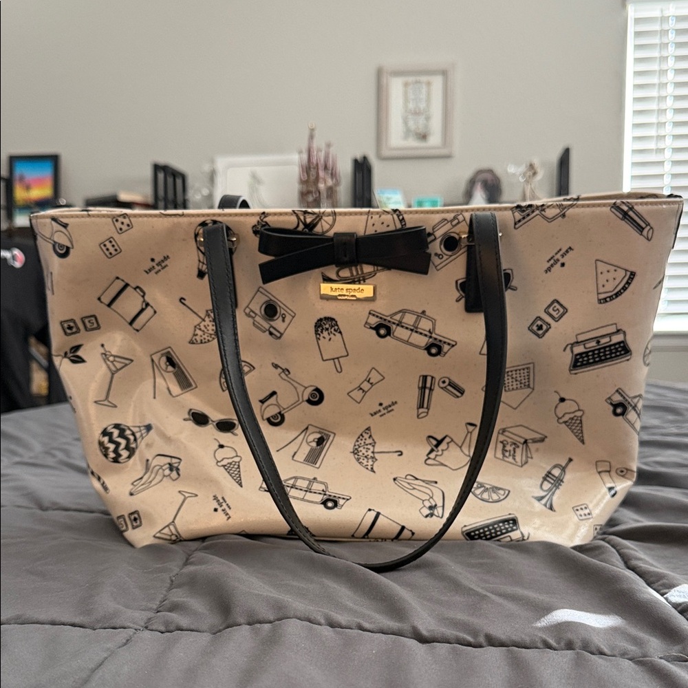 kate spade Daycation Bon Shopper Graphic Print Tote Bag Beige Black